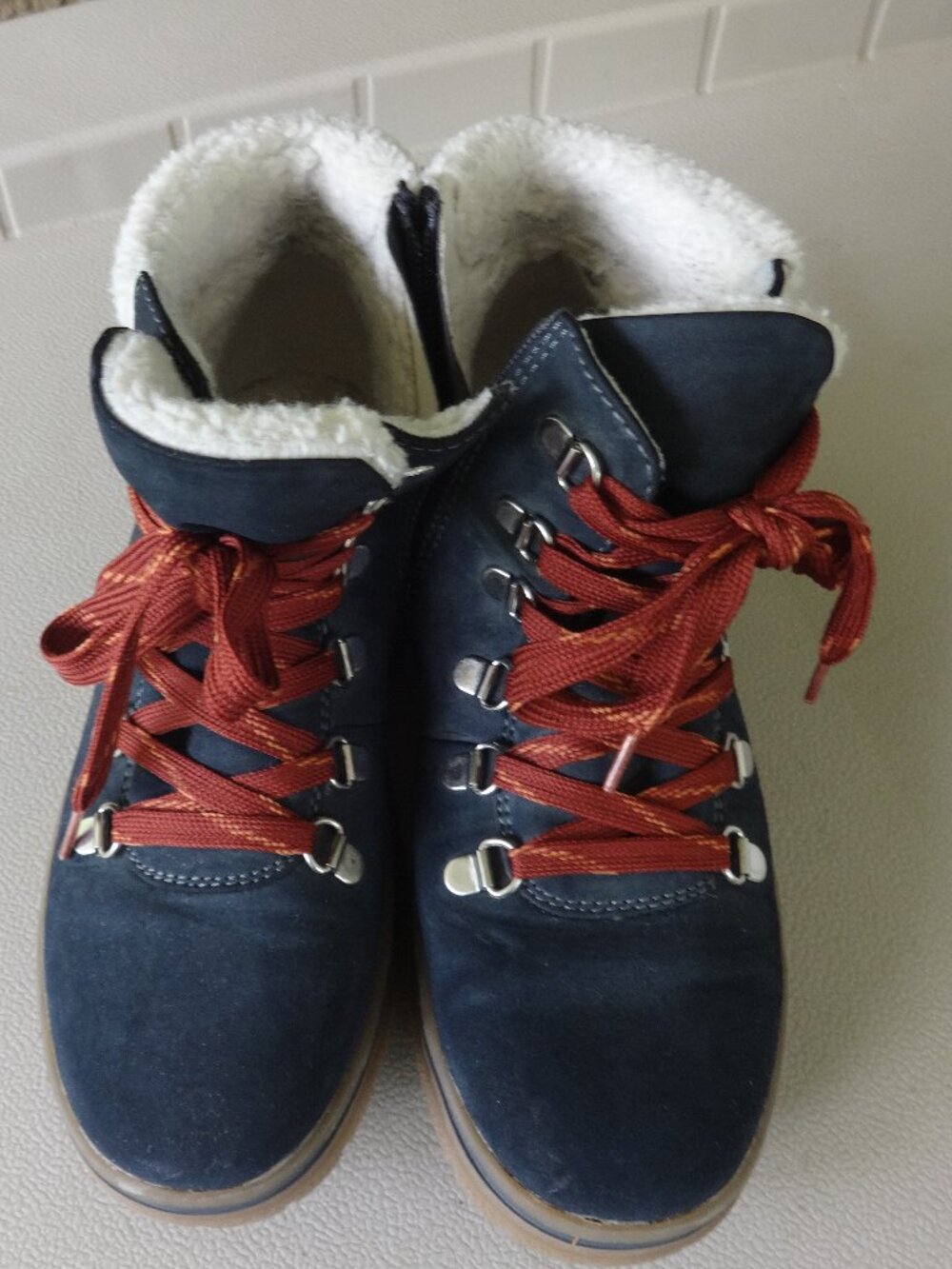 Bjorndal Everly Navy Blue women's booties size 7, lace up /zip up faux fur lined